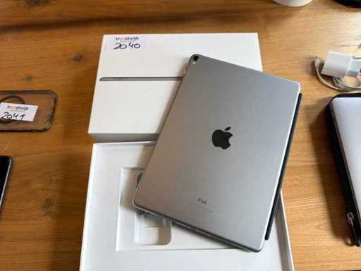 Apple iPad 128GB (8th generation) Space Grey