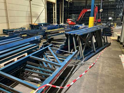 Lot mare de rafturi pentru sarcini grele