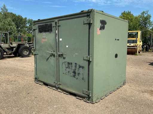 Container al armatei