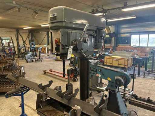 Machine de forage à colonne IXION BS 30 AV