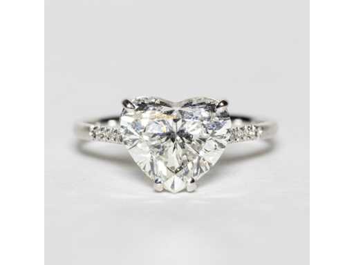 Ring aus 18 Karat Weißgold mit 3,11 ct Diamant