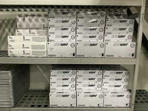 Partia jednorazowych r?kawiczek/papierów delikatesowych (79x)