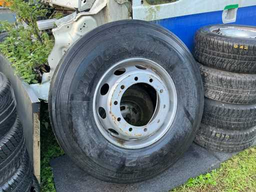 Bridgestone R152 Cerchio trattore + pneumatico