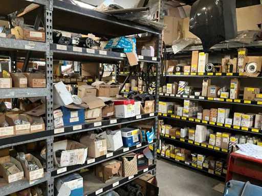 Lotul New Holland de demaratoare și pompe de apă