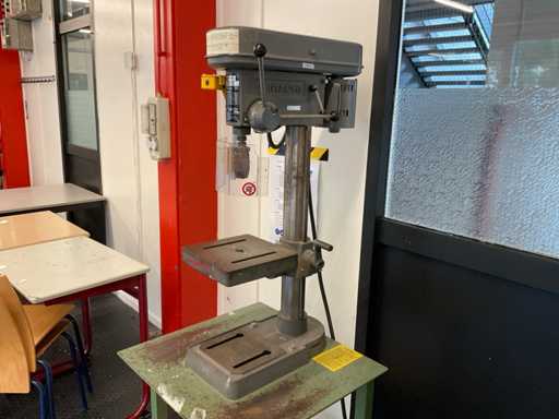 Hitachi Koki B13S Säulenbohrer auf dem Stand