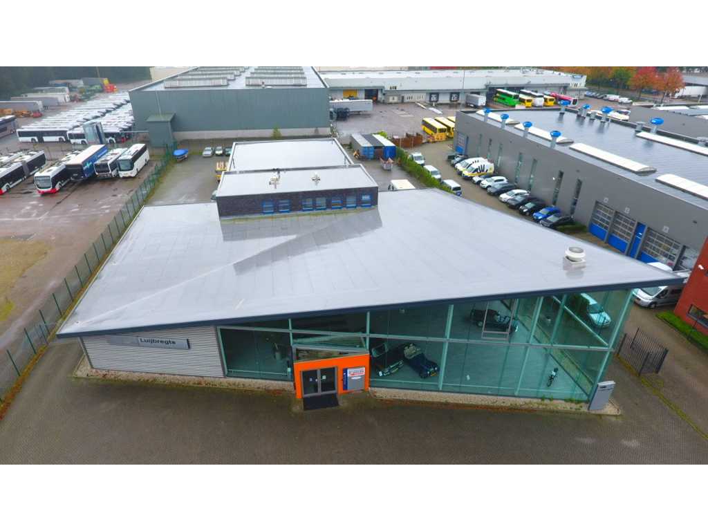 2008 Showroom with workshop