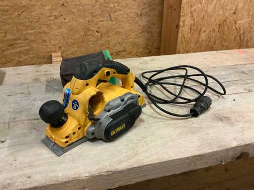 Strugarka r?czna DeWalt