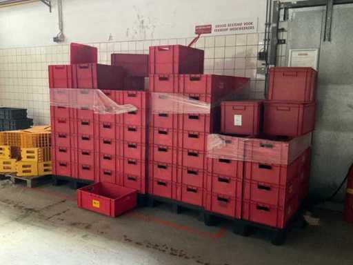 Batch of stacking crates