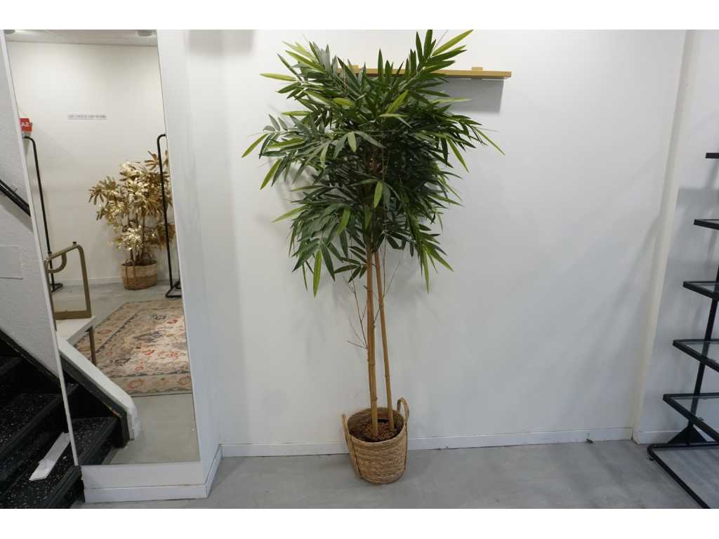 Artificial plant with pot
