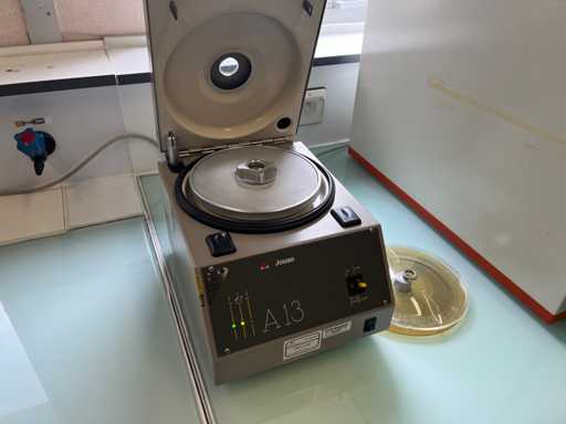 Jouan - A13 - Centrifuge