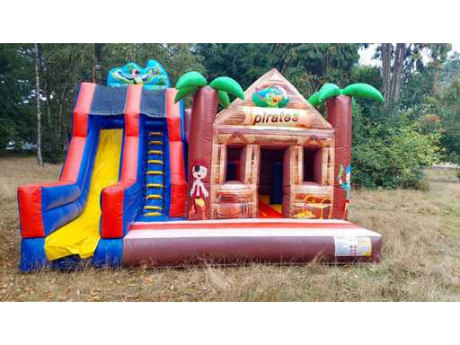 Bouncy castle "Hut"
