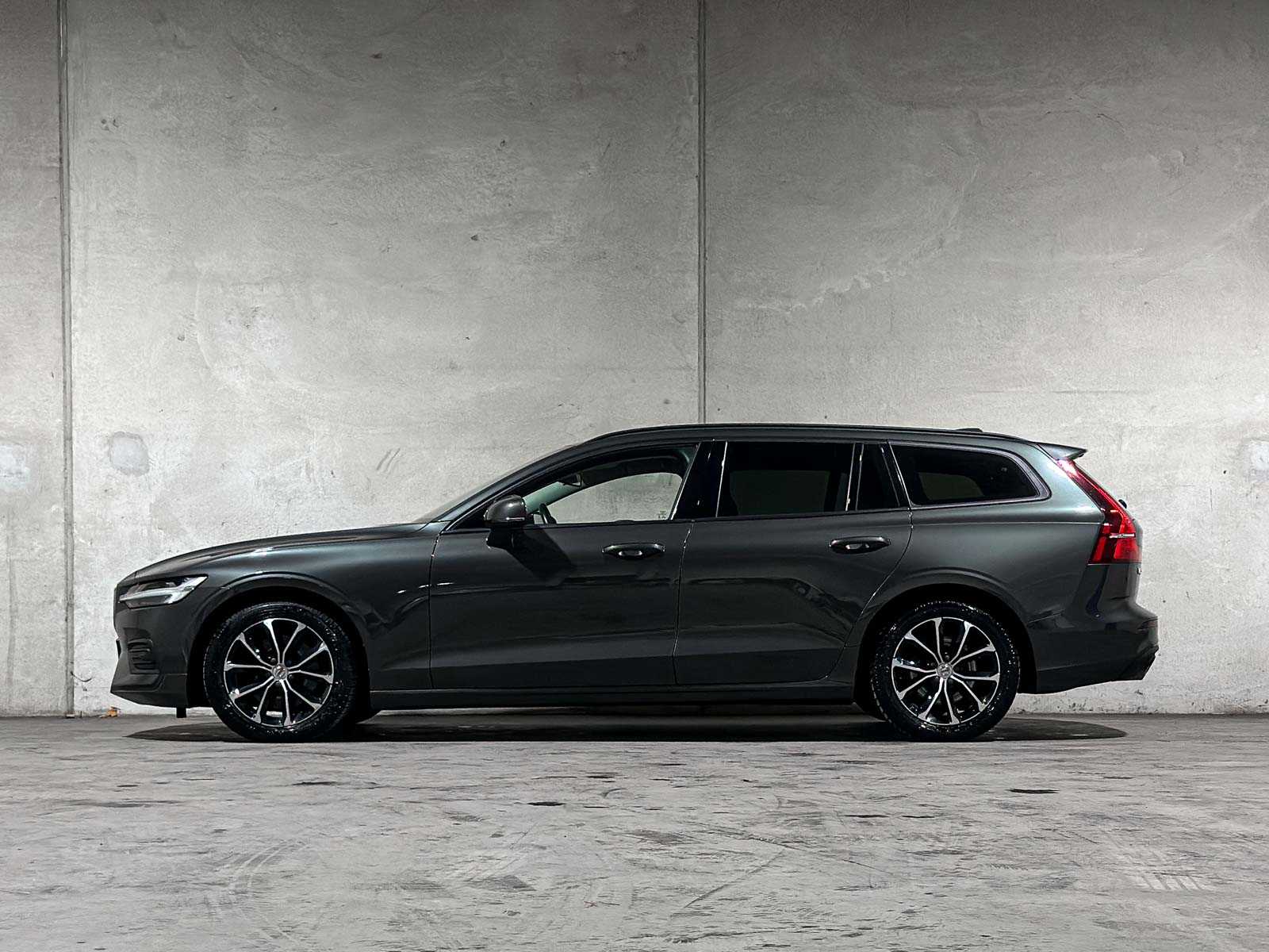 Volvo V60 2.0 B3 Momentum Advantage 163pk 2020 (Origineel-NL+1e eigenaar), K-370-BF