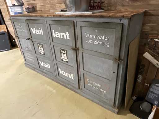 Vaillant Nostalgic chest with drawers