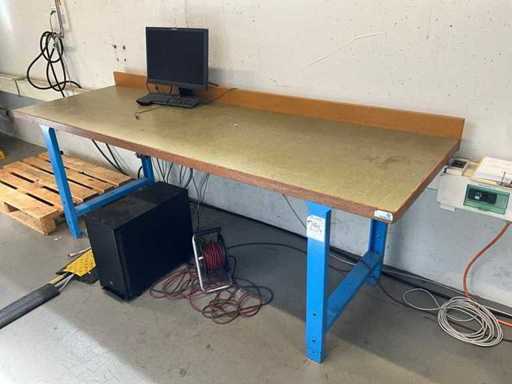 Workbench without accessories