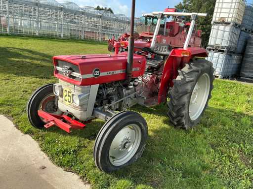 Massey-Ferguson 135 Tracteur agricole à deux roues motrices