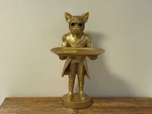 Bulldog met Kostuum en Plateau Gold H50cm