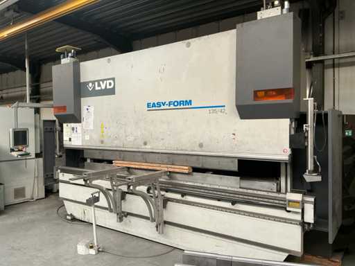2008 LVD PPEB135/42 Cnc bending machine
