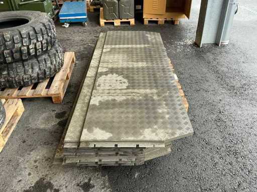 Placă în carouri pentru 12M18 (8x)