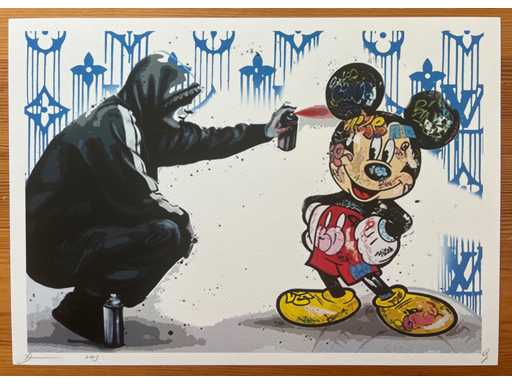 DEATH NYC : Banksy Painting Mickey Mouse