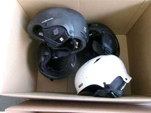 Ski helmet, defective (U2) (8x)