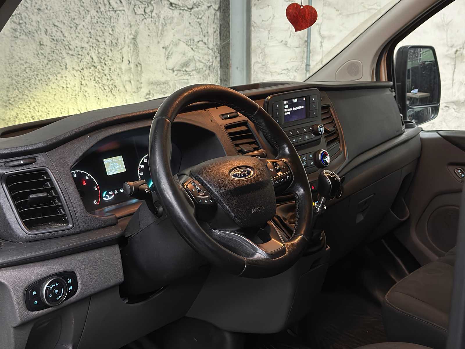 Ford Transit Custom 320 2.0 TDCI L1H2 Tr 9 persoons 103PK 2018, N-814-HS