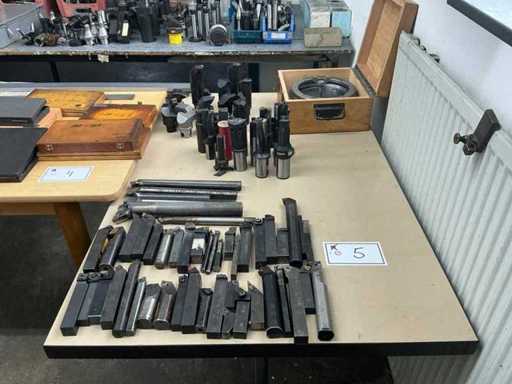 Assortment of turning tools