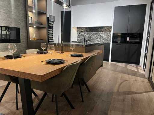 Combinatie van kavels 1 t/m 8 (DAS showroomkeuken met Miele apparatuur)