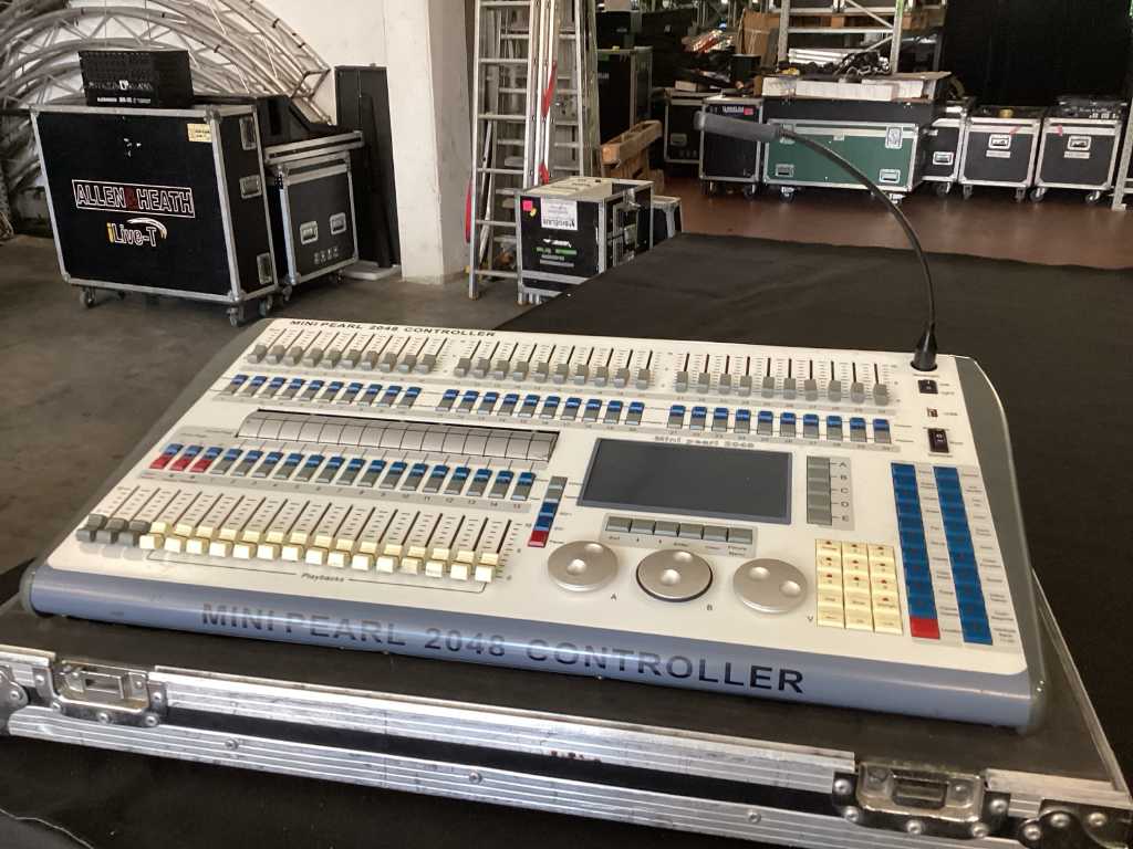 Light Mixing Console 2048 CH