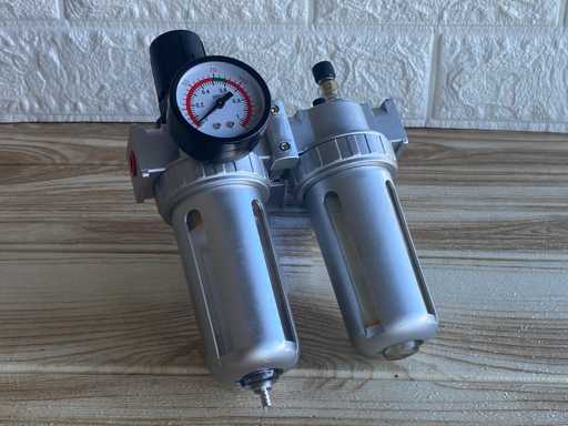Air reducer with filter and lubrication