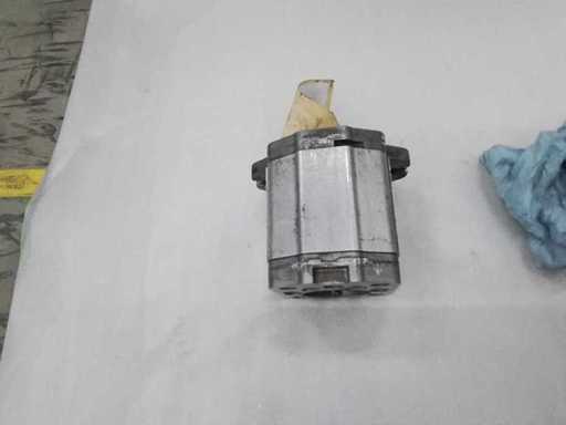 Wacker Neuson - Pomp - 1e Trap Tandwiel Pomp 7008700 - 2007 (11x)