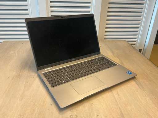 Laptop - Dell Inc. - Latitude 5520
