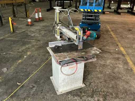 Graule - 2016 - QNF-90 - Scie à onglets radiale