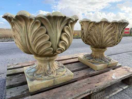 Französischer Lely-Vasen-Stil (2x)