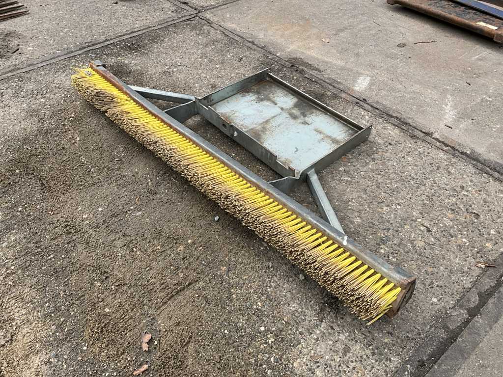 Sweeping brush suitable Knikmops