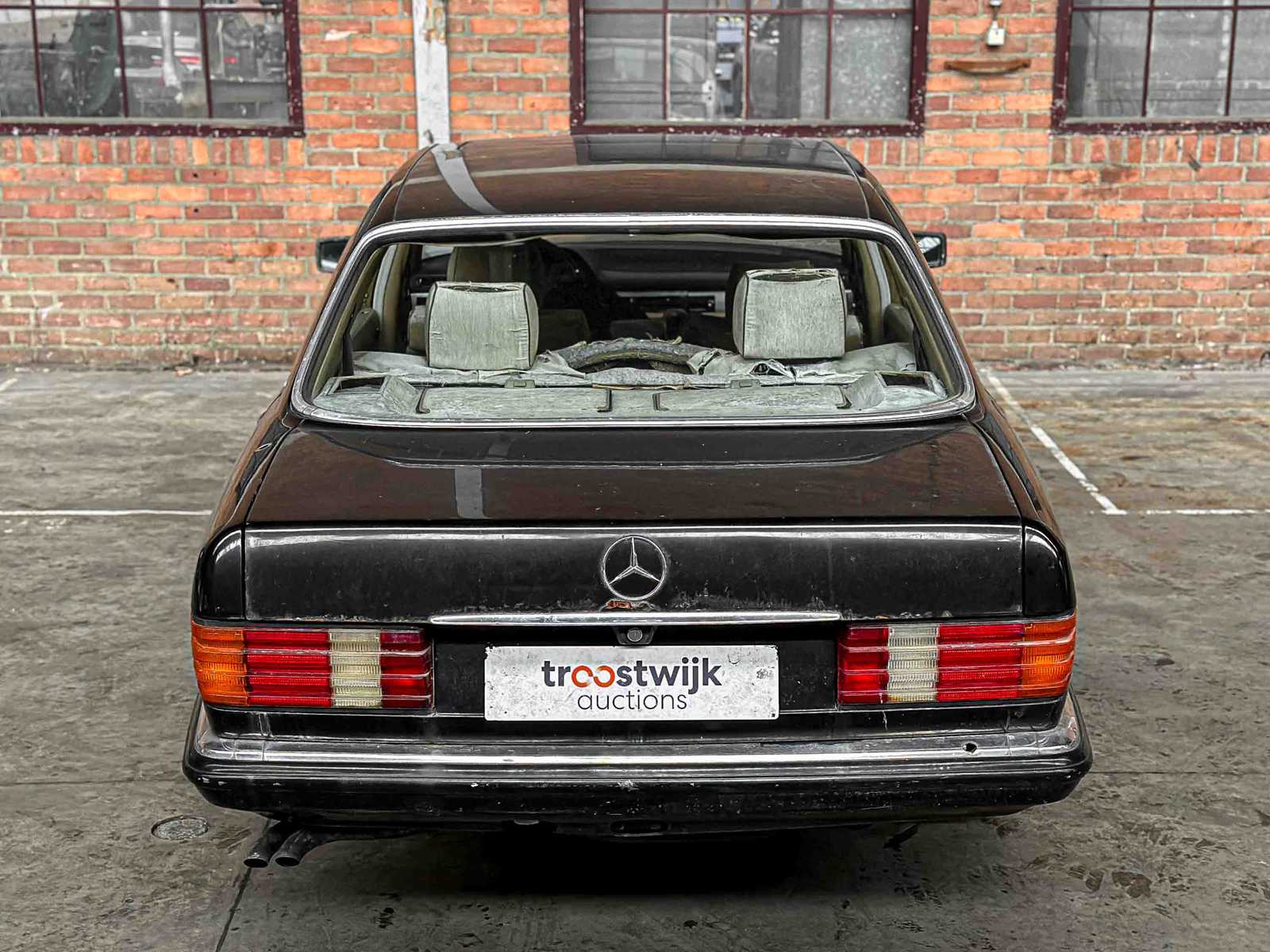 Mercedes-Benz 280 SEL 