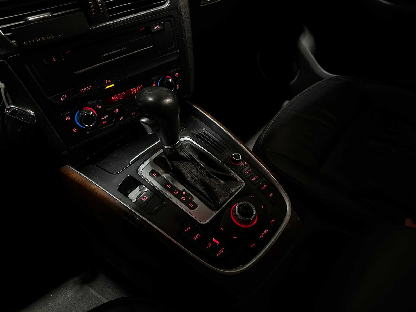 Audi Q5 3.2 FSI V6 Quattro Pro Line 269pk 2010, J-936-ZV