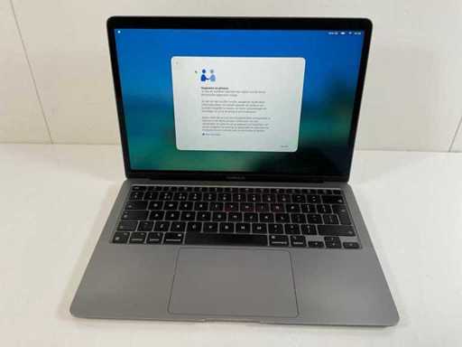 Apple MacBook Air 13", Apple M1, 16GB RAM, 256GB NVMe Laptop