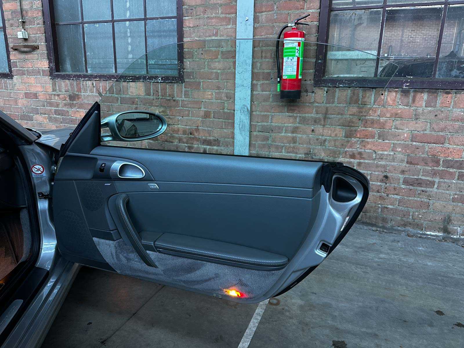 Porsche 911 Carrera Cabriolet 3.6 997 Sport-Chrono 325pk 2006 Youngtimer