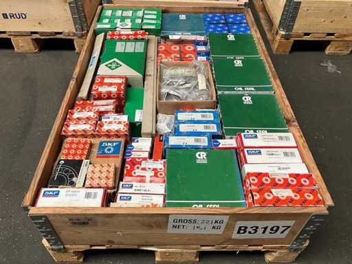 SKF / FAG / INA / CR - Partij diverse industriële lagers en oliekeerringen