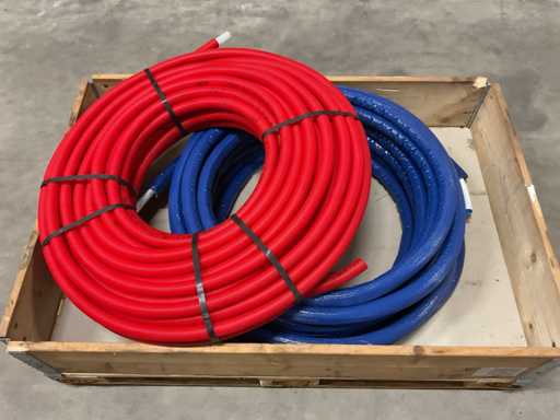 Roll of multilayer pipe with (insulation) jacket (2x)