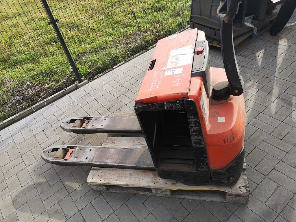 BT - LWE200 - Electric Pallet Trucks - 2013 | Troostwijk Auctions