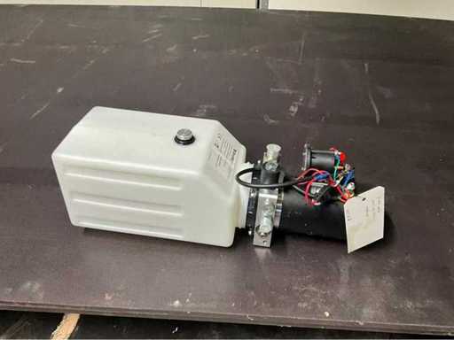 Zbiornik oleju silnikowego Binotto