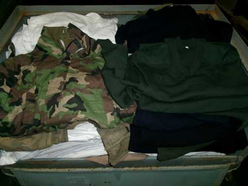 kg Mélange de vêtements, défectueux, taché (G3) (130kg)