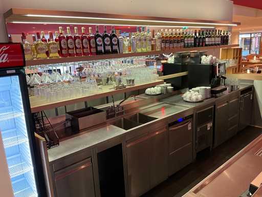 Bar achterwand met RVS spoel- en werktafel (C)