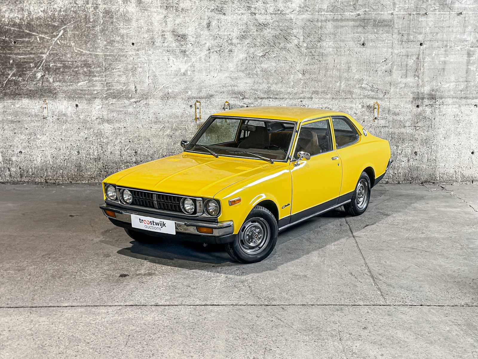 Toyota Carina 1600 de Luxe automatic 75pk