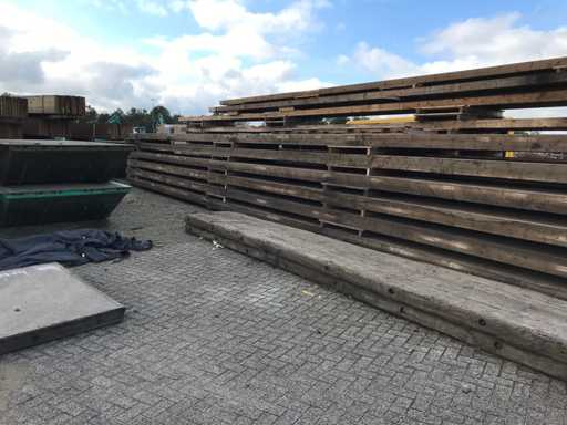 Wooden truss 18x118x1885cm