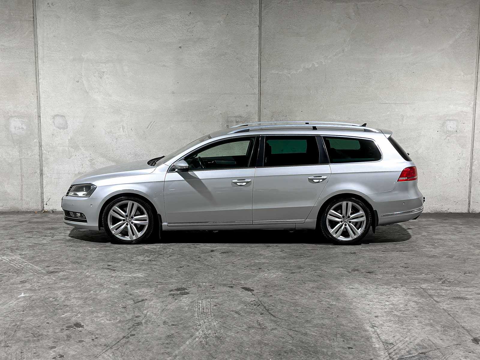 Volkswagen Passat Variant 1.8 TSI Highline 160pk 2011 (Origineel-NL), 71-RPV-9