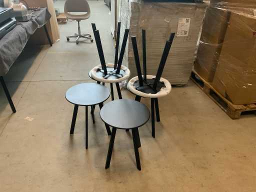 The Squirrel 377183-Z Side Table (6x)