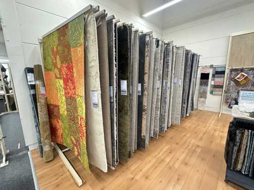 Presentation rack for rugs
