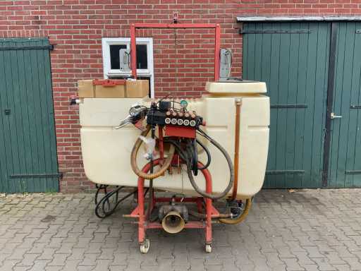 Pulvérisateur monté sur support